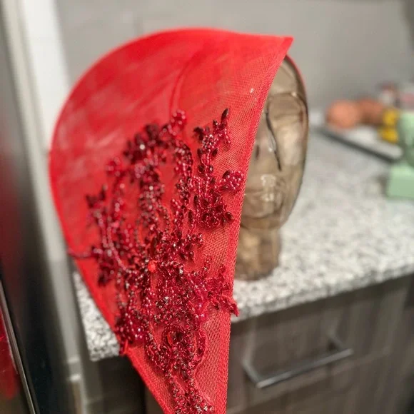 Elegant Red Beaded Fascinator display picture 1